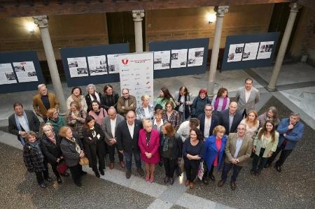 Imagen El patio de columnas del Palacio Provincial acoge la exposición que conmemora el vigesimoquinto aniversario de la Plataforma del Voluntariado de Segovia